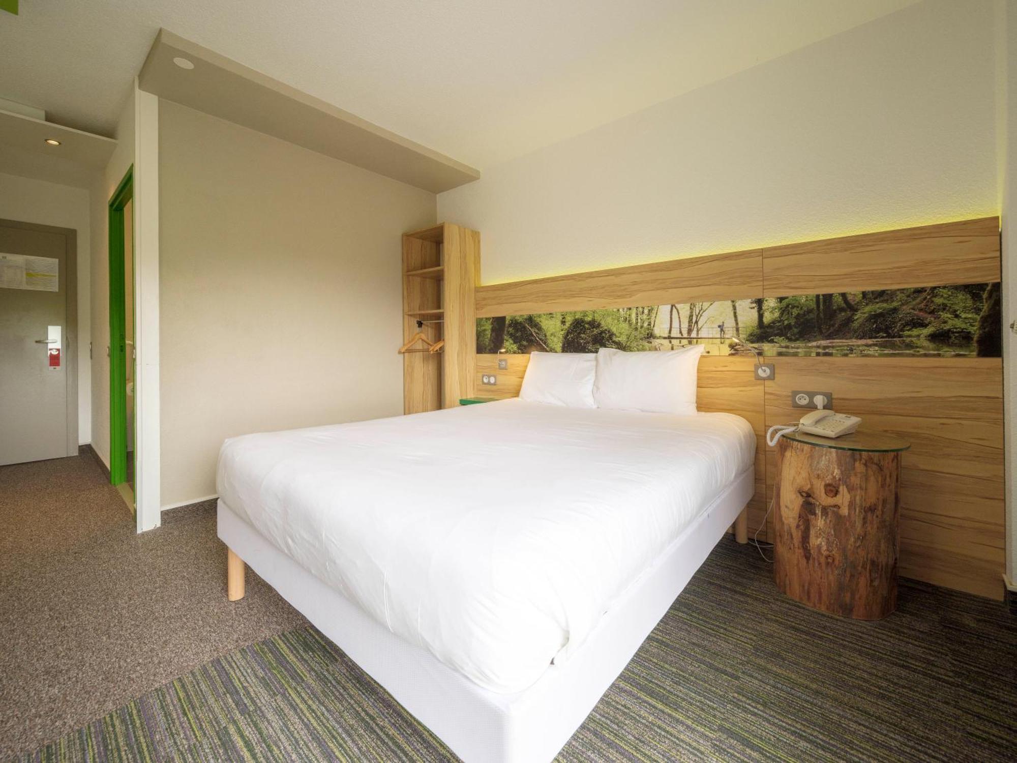 ホテル Ibis Styles サールブール エクステリア 写真
