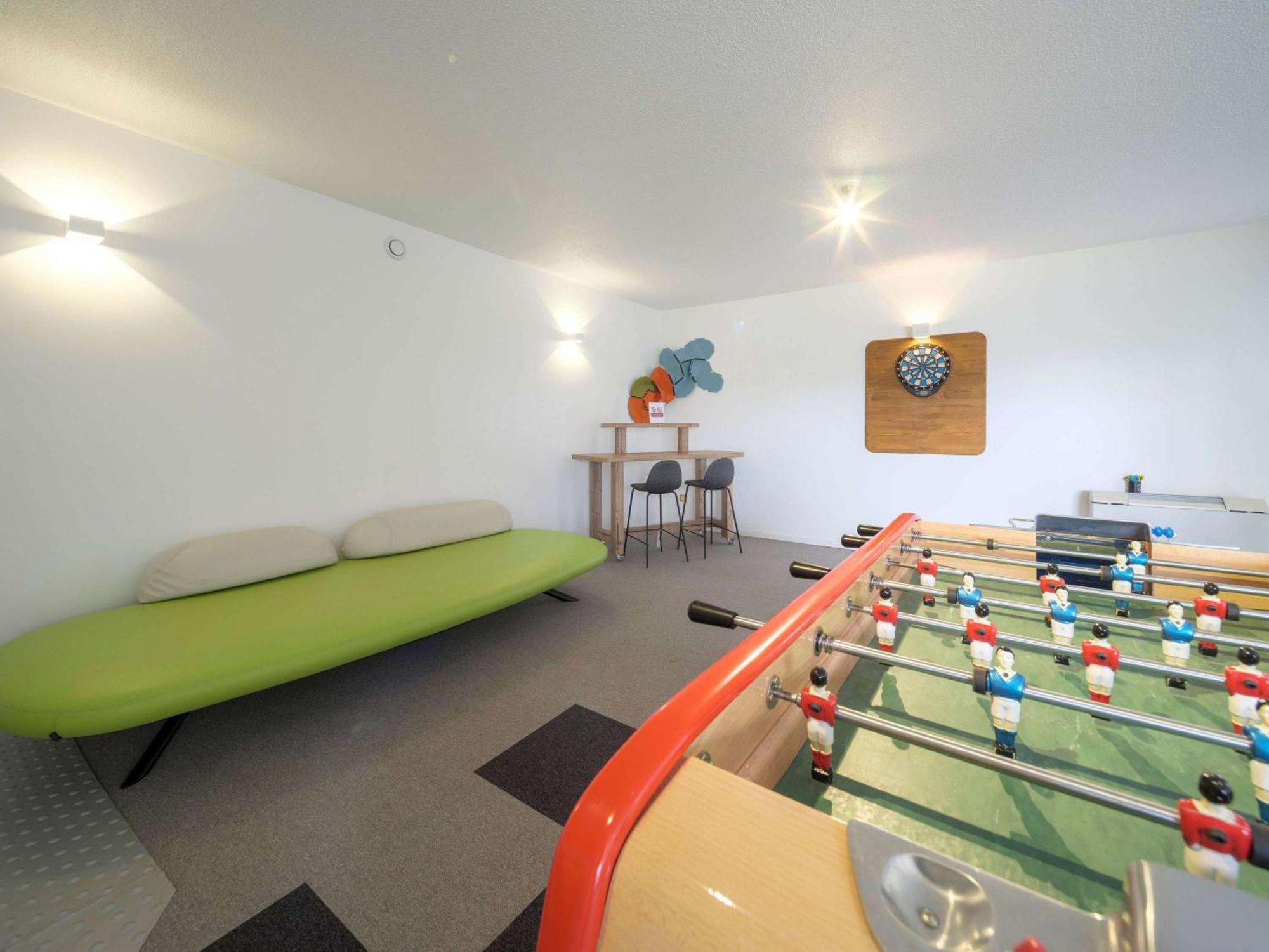 ホテル Ibis Styles サールブール エクステリア 写真