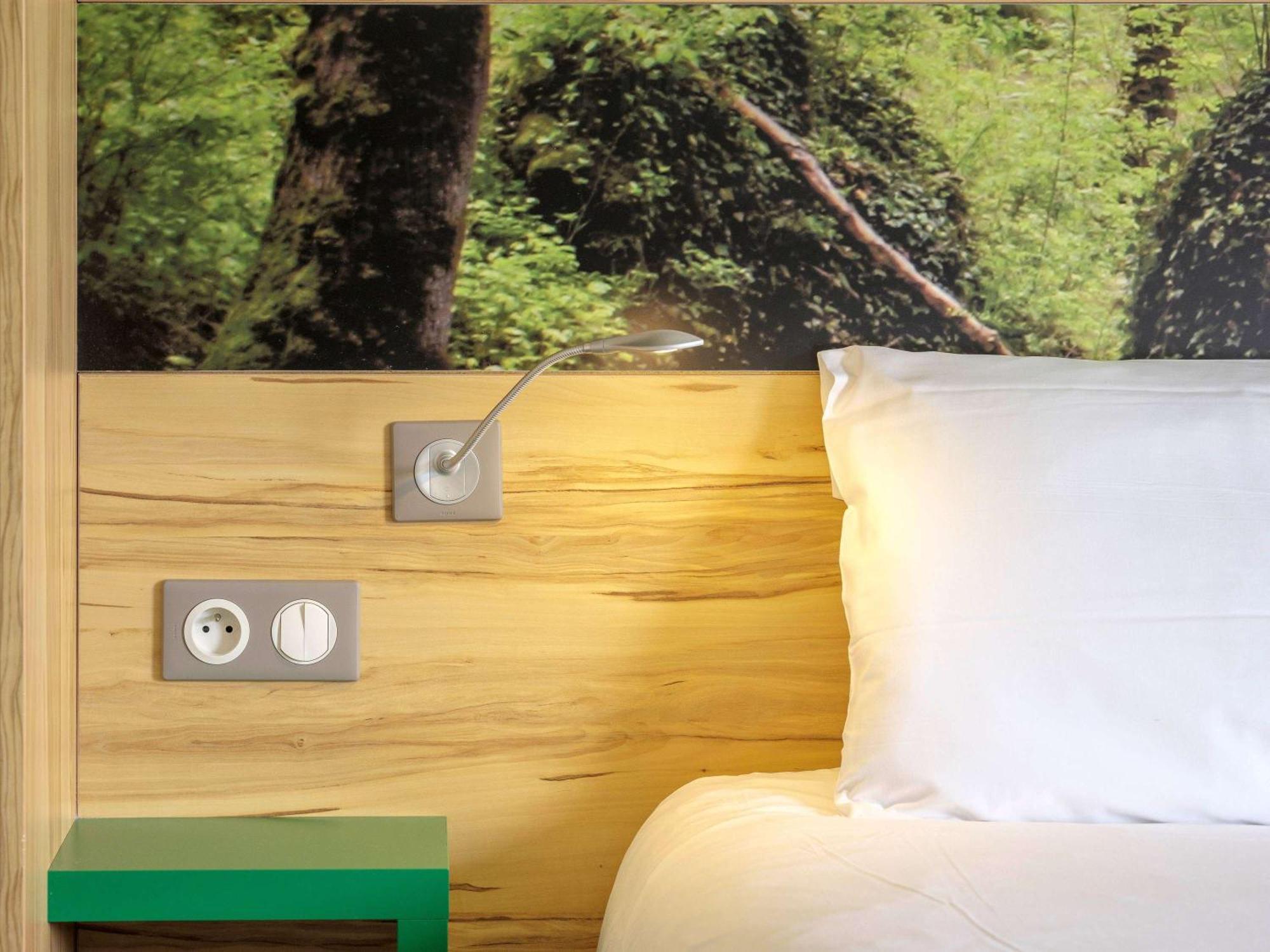 ホテル Ibis Styles サールブール エクステリア 写真