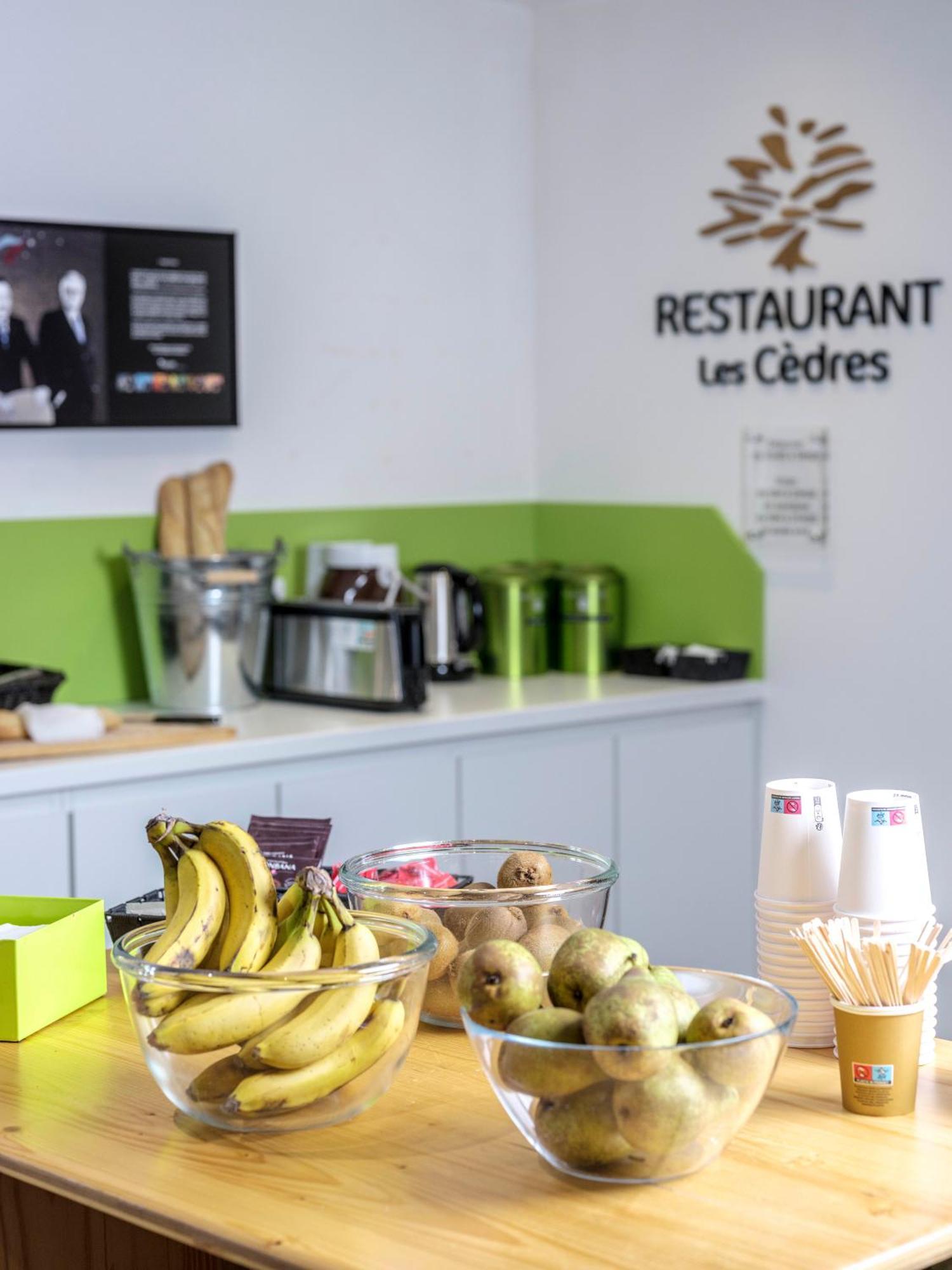 ホテル Ibis Styles サールブール エクステリア 写真