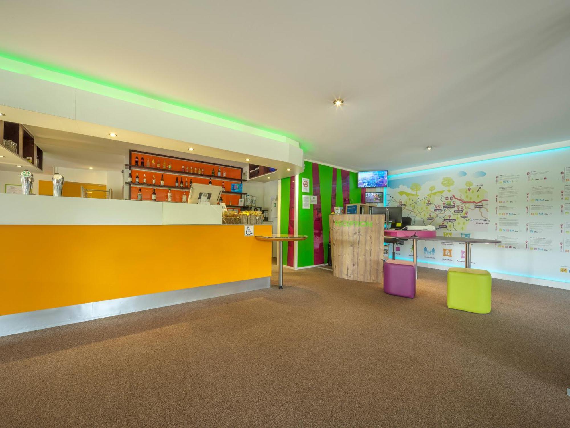 ホテル Ibis Styles サールブール エクステリア 写真