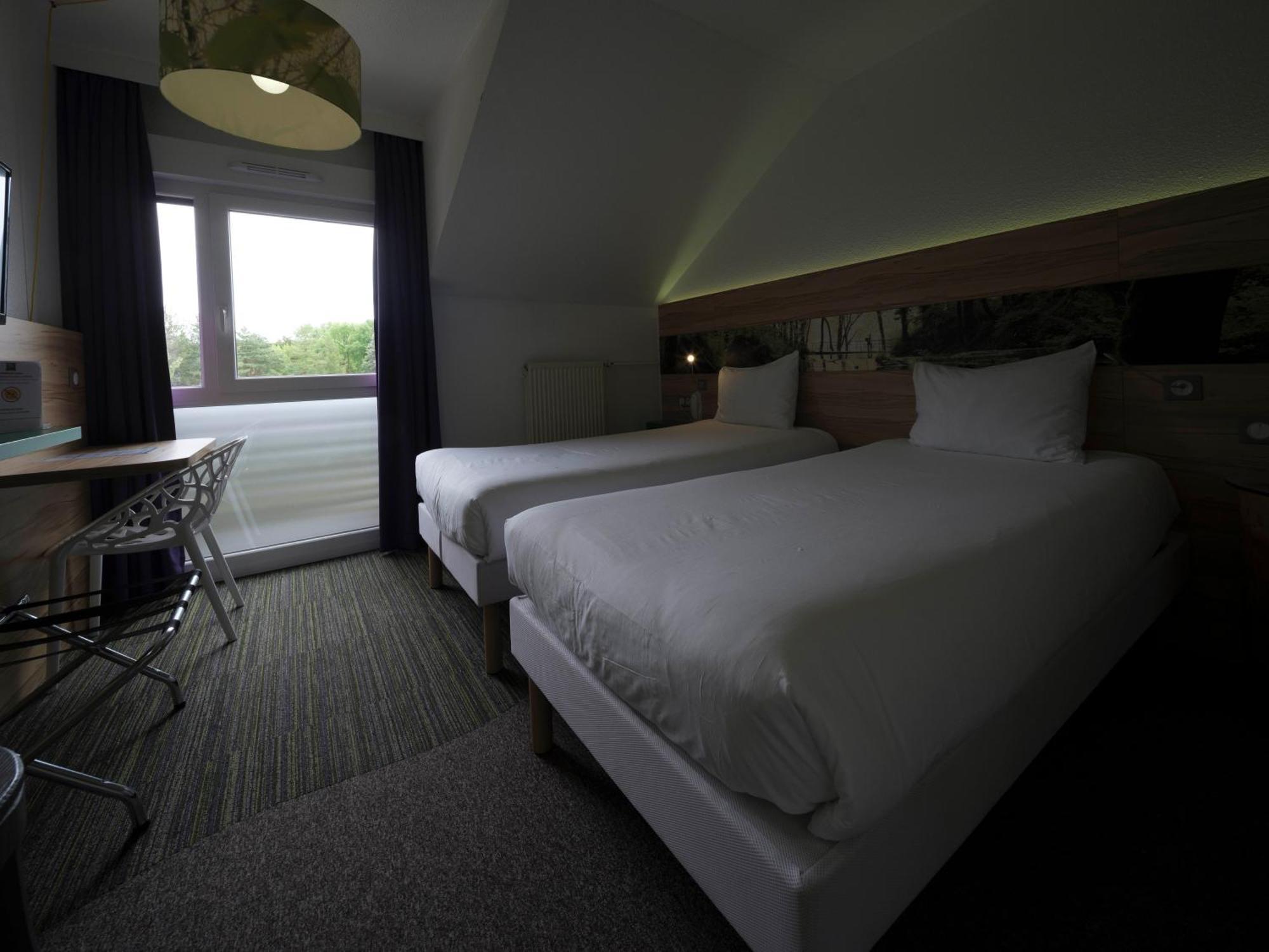 ホテル Ibis Styles サールブール エクステリア 写真
